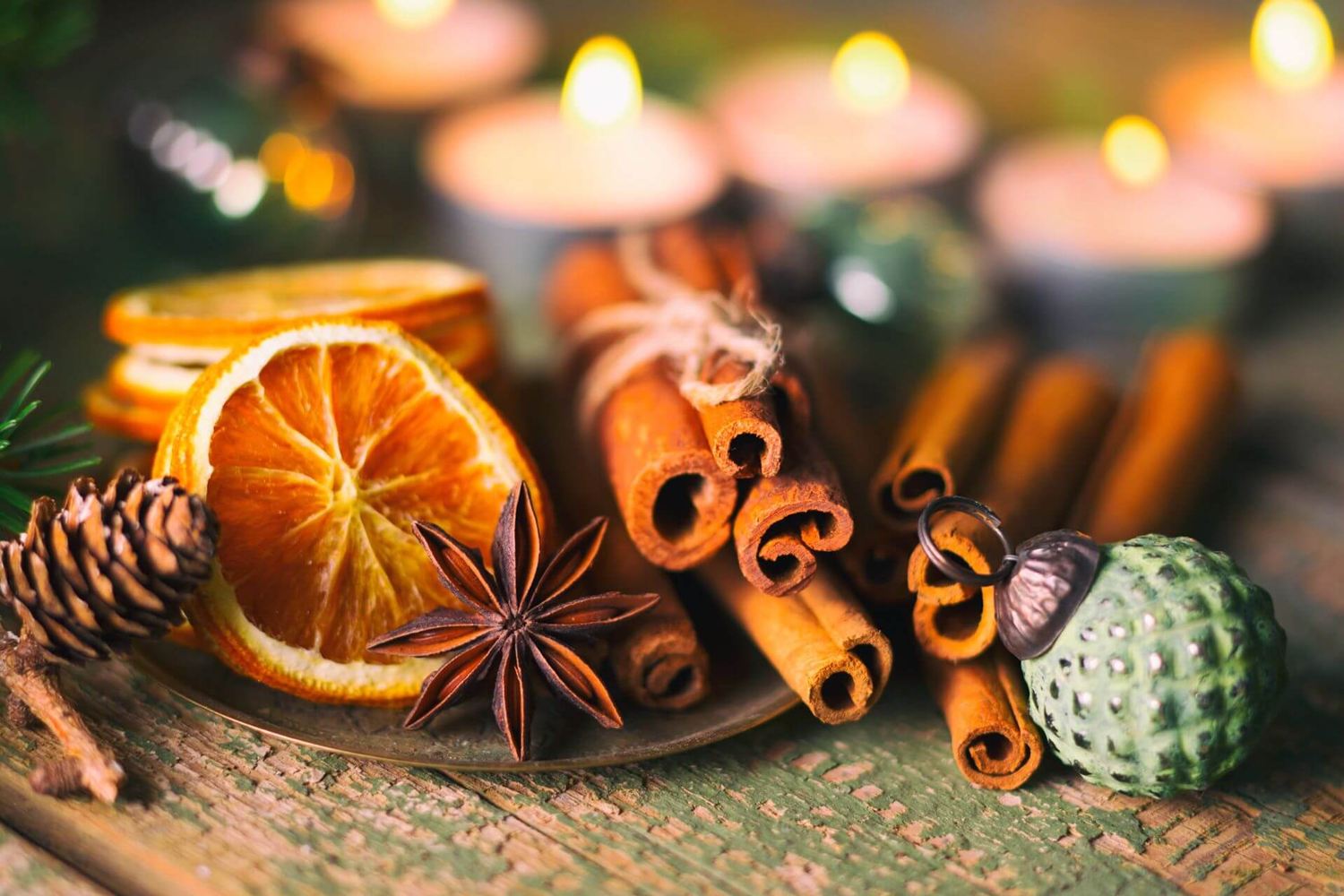 Kraftvolle Düfte im Advent