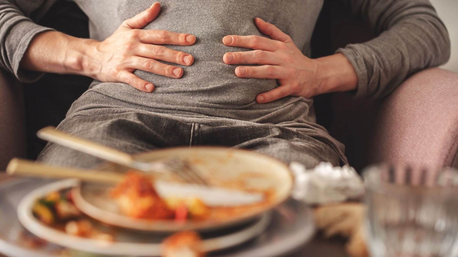 Was dein Körper meint, wenn dein Bauch abends rebelliert.